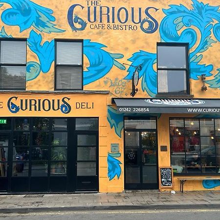 The Curious Apartment, צ'לטנהם מראה חיצוני תמונה
